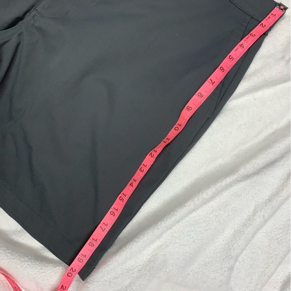 Ben Hogan EUC Dark Gray Comfort Waist Shorts size 40 - Picture 3 of 8